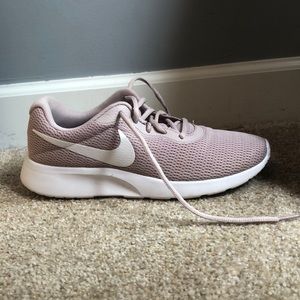 Women’s Nike shoes